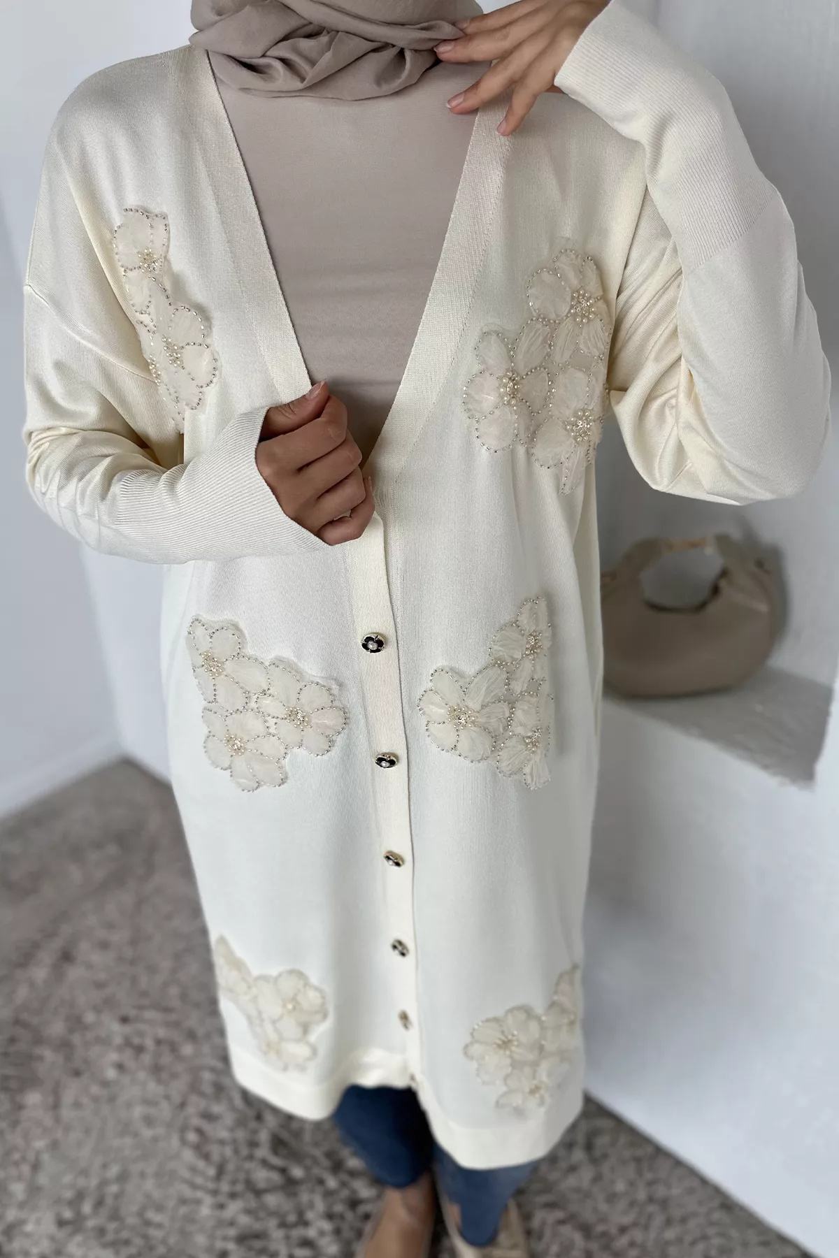 İşlemeli Nakışlı Tesettür Hırka