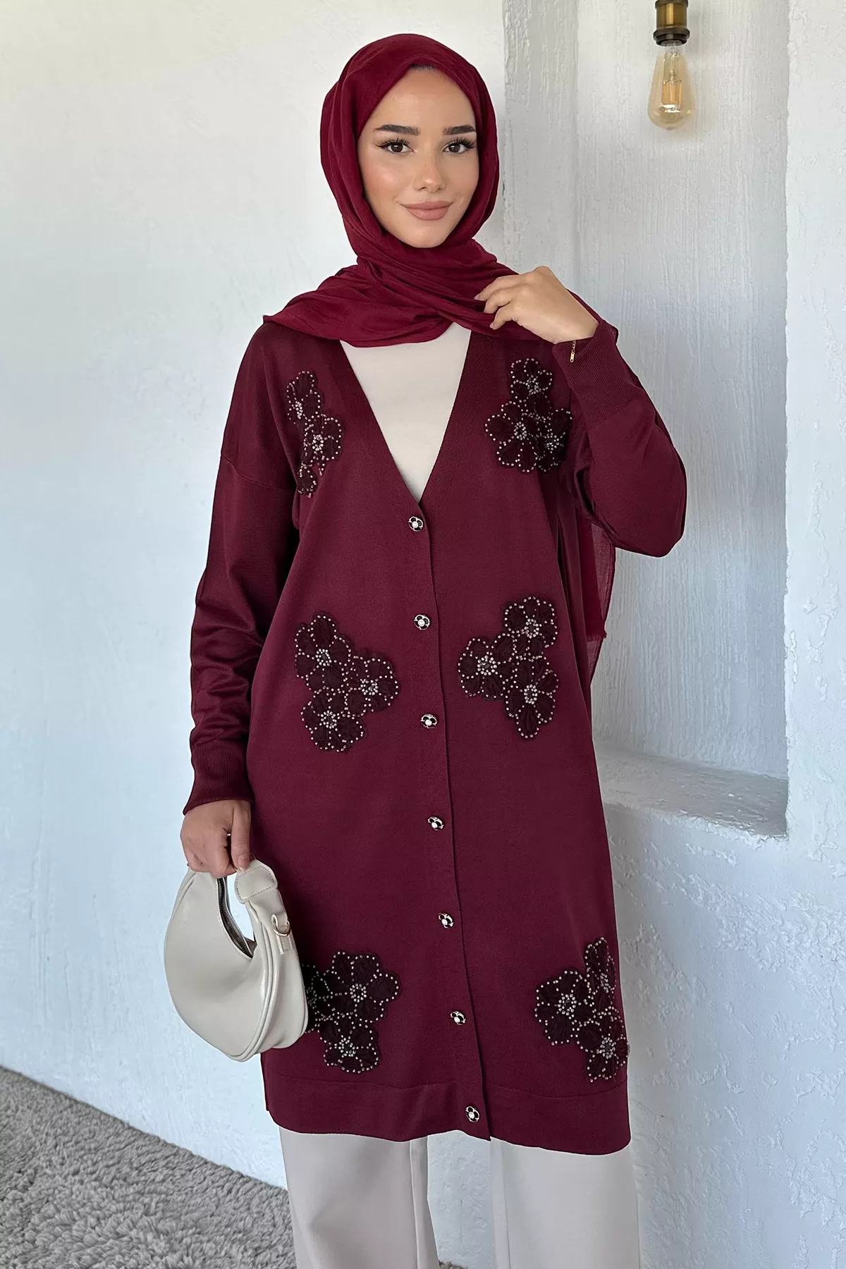 İşlemeli Nakışlı Tesettür Hırka