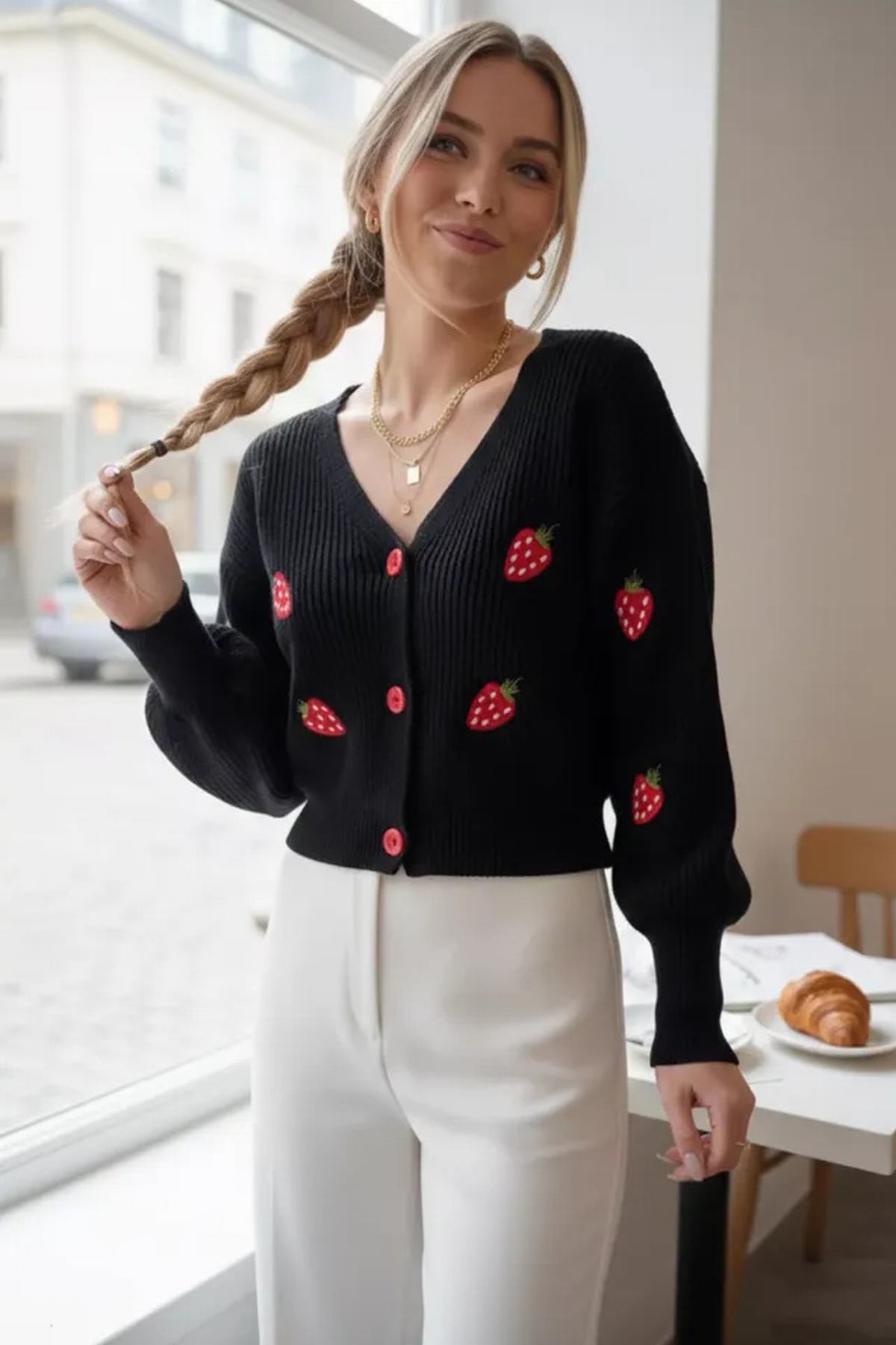 Çilek Desenli Kadın Hırka